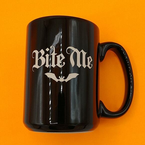 NWOT "Bite Me" Black 15 oz Mug with Flying Bat - Picture 5 of 5